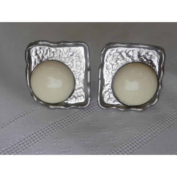Les Bernard Jewelry - Vintage Les Bernard Signed Silver‎ Tone and Cream Clip-On Earrings Lot 3